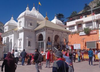 दो नवम्बर को होंगे गंगोत्री धाम के कपाट बंद, शीतकाल के लिये मुखबा गांव में होंगे माँ गंगा के दर्शन