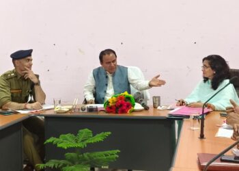 बैकुंठ चतुर्दशी मेले में स्थानीय कलाकारों को रखा जाएगा आगे – डॉ. धन सिंह रावत