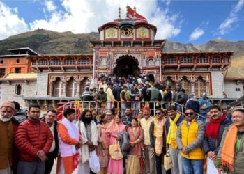 कैबिनेट मंत्री सुबोध उनियाल ने किये बदरीनाथ धाम के दर्शन