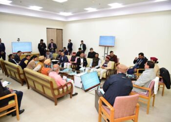 सीएम धामी ने भराड़ीसैंण में  ली पलायन निवारण आयोग की बैठक