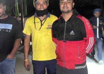 ट्रॉली से नदी पार करते समय बीच धार में फंसे युवक को रेस्क्यू कर निकाला सुरक्षित