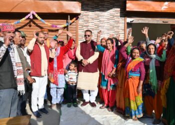 कैबिनेट मंत्री गणेश जोशी ने केदारनाथ विधानसभा के उप चुनाव प्रचार में ताबड़तोड़ सभाएं और जनसंपर्क कर भाजपा प्रत्याशी आशा नौटियाल के पक्ष में मतदान की अपील