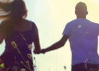 प्यार की अनोखी कहानी, महिला तीन बच्चों संग प्रेमी के साथ फरार