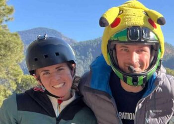 वरुणावत पर्वत पर दो विदेशी नागरिकों ने की पैराग्लाइडिंग, पढ़ें खबर