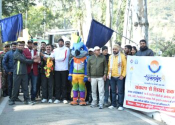 38वें राष्ट्रीय खेलों की मशाल तेजस्विनी कलेक्ट्रेट पहुँचने पर जिलाधिकारी सौरभ गहरवार ने स्वागत किया