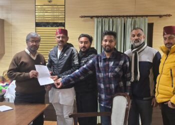 गढ़वाल विश्वविद्यालय से डांग का मार्ग खुलवाने की दिशा में सकारात्मक पहल : आरती भंडारी