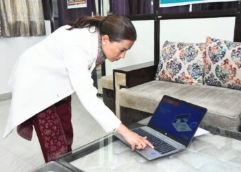 मंत्री रेखा आर्या ने जारी किया वात्सल्य योजना का पैसा