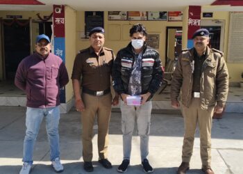 श्रीनगर से सोना चोरी करने वाला आरोपी पुलिस ने दिल्ली से धरा