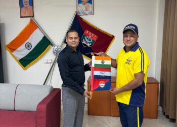 ऑस्ट्रेलिया महाद्वीप की सबसे ऊँची चोटी माउंट कोजियस्को के आरोहण अभियान पर जा रहे SDRF के मुख्य आरक्षी राजेंद्र नाथ को सेनानायक अर्पण यदुवंशी ने फ्लैग ऑफ कर किया रवाना