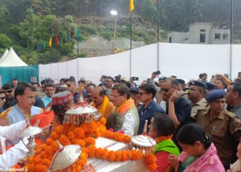 उत्तरकाशी :मुख्यमंत्री की मौजूदगी में सिलक्यारा टनल हुई ब्रेकथ्रू