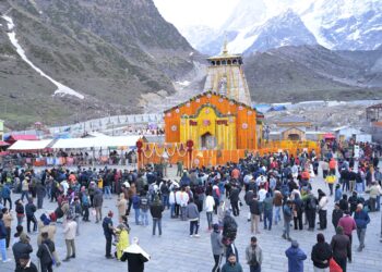 मंत्र उच्चारण के बीच विधि-विधान से खुले ग्यारहवें ज्योर्तिलिंग श्री केदारनाथ धाम के कपाट।