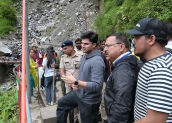 कार्यभार ग्रहण करते ही एक्शन मोड में डीएम प्रतीक जैन