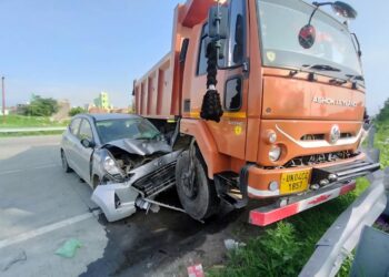 हल्द्वानी बाईपास पर फिर हादसा, ट्रक-कार की भीषण टक्कर में पांच लोग हुए घायल