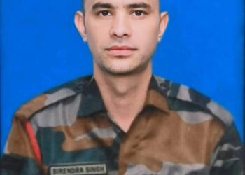 पैर फिसलने से खाई में गिरकर सैनिक का निधन,एक दिन पहले ही छुट्टी पर आया था घर