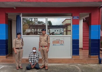 Ola Party live App के माध्यम से लड़कियों से दोस्ती कर बनाता था अपना शिकार,लडकियों के गलत वीडियो बनाकर ब्लैक मेल करने वाले आरोपी को पौडी पुलिस ने गिरफ्तार कर भेजा जेल