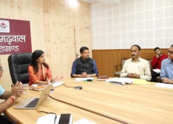 नयार घाटी गूंजेगी रोमांच से, पैराग्लाइडिंग से एंग्लिंग तक रंग बिखेरेगा नयार फेस्टिवल,फेस्टिवल को सफल और यादगार बनाने के लिए विभागों को समय पर तैयारियां सुनिश्चित करने के निर्देश,तीन दिवसीय महोत्सव में पैराग्लाइडिंग, एंग्लिंग, साइकिलिंग, राफ्टिंग और कयाकिंग होंगे आकर्षण का केंद्र,जिलाधिकारी ने ली तैयारियों की बैठक, कहा – पर्यटन को मिलेगा नया आयाम और बढ़ेंगे रोजगार के अवसर