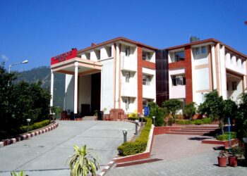 श्रीनगर मेडिकल कॉलेज को मिले 9 और विशेषज्ञ चिकित्सक,संविदा फैकल्टी के तैनाती प्रस्ताव को मिला चिकित्सा शिक्षा मंत्री डॉ रावत का अनुमोदन