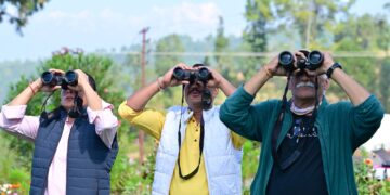 राज्य स्थापना दिवस के उपलक्ष्य में खिर्सू में दो दिवसीय बर्ड वॉचिंग कार्यक्रम संपन्न,प्राकृतिक सौंदर्य के बीच बच्चों ने सीखी पक्षियों की पहचान, पर्यावरण संरक्षण और रोजगार का मिला संदेश