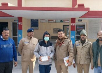 चरस के साथ श्रीनगर पुलिस ने एक अभियुक्त को किया गिरफ्तार