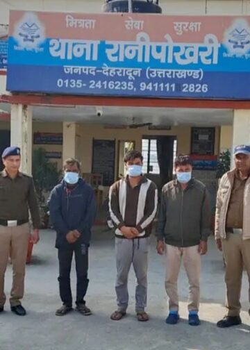 रजाई-गद्दे बनवाने वाले रहे सावधान!! मुर्दों के रजाई गद्दे की रुई निकाल के बेचने वाले पुलिस ने दबोचे