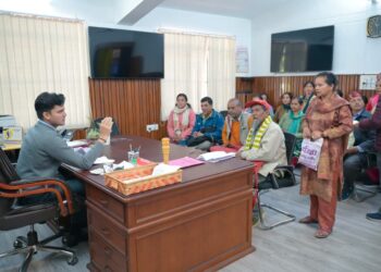 जिलाधिकारी प्रतीक जैन ने  सुनीं ग्रामीणों की समस्याएं, त्वरित समाधान के दिए निर्देश