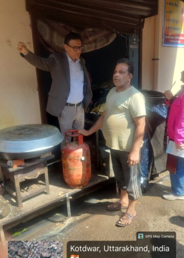 घरेलू गैस सिलेंडरों के दुरुपयोग पर जिला प्रशासन की कड़ी कार्रवाई, 102 प्रतिष्ठानों का निरीक्षण, 39,100 रुपये का चालान