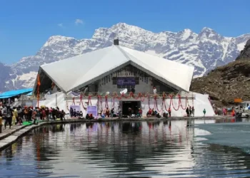 हेमकुंड साहिब के कपाट खुलने की तिथि को लेकर हुई बैठक, जानिये कब खुल रहे कपाट