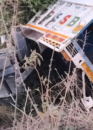 घनसाली में दर्दनाक हादसा,150 मीटर खाई में गिरी गाड़ी,चालक व घोड़े की मौत