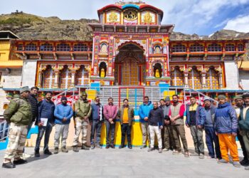 सीईओ बीकेटीसी विशाल मिश्रा ने किया बद्रीनाथ धाम का निरीक्षण, कपाट खुलने से पहले तैयारियों को लेकर दिए अहम निर्देश