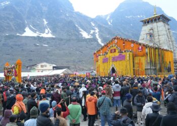 श्री केदारनाथ धाम में उमड़ रहा आस्था का सैलाब, मात्र चार दिनों में सवा लाख श्रद्धालुओं ने किए बाबा के दिव्य दर्शन