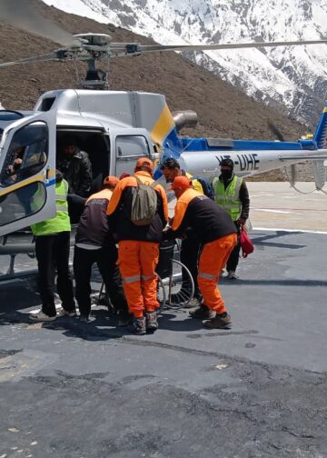 श्री केदारनाथ धाम यात्रा 2026: प्रशासन की तत्परता से गंभीर बीमार श्रद्धालु का सफल रेस्क्यू, हेली सेवा से किया गया सुरक्षित रेफर