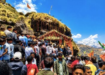 हिमालय की दिव्य वादियों में गूंजे “हर-हर महादेव” के जयकारे,चतुर्थ केदार श्री रुद्रनाथ मंदिर के कपाट श्रद्धालुओं के लिए विधि-विधान के साथ खुले