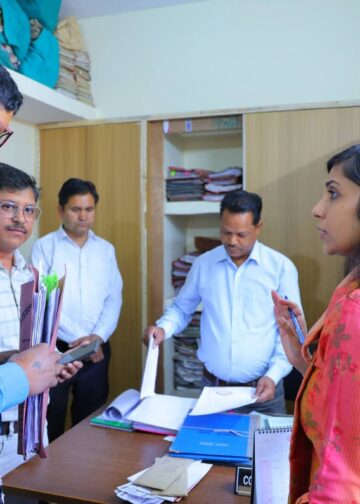 ड्यूटी के समय घर पर मिले अभियंता, डीएम ने की कार्रवाई,पेयजल व्यवस्थाओं पर डीएम का औचक निरीक्षण, लापरवाही पर कार्रवाई