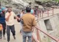 श्री केदारनाथ धाम पैदल मार्ग के जंगलचट्टी क्षेत्र में घोड़ा संचालकों के बीच हुए विवाद का वीडियो सोशल मीडिया पर प्रसारित, पुलिस कर रही मामले की तस्दीक