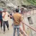 श्री केदारनाथ धाम पैदल मार्ग के जंगलचट्टी क्षेत्र में घोड़ा संचालकों के बीच हुए विवाद का वीडियो सोशल मीडिया पर प्रसारित, पुलिस कर रही मामले की तस्दीक