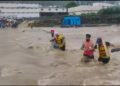 एसडीआरएफ की सतर्कता एवं त्वरित कार्रवाई से टला बड़ा हादसा, उफनती नदी में फंसे 50 से अधिक श्रद्धालुओं को किया सकुशल रेस्क्यू!