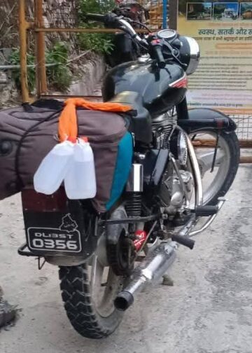 यातायात नियमों का उल्लंघन करने वालों पर रुद्रप्रयाग पुलिस का कड़ा प्रहार, मोडिफाइड साइलेंसर, अवैध हूटर व काली फिल्म पर सख्त कार्यवाही!!