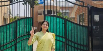 संघर्ष और मेहनत की मिसाल:उत्तराखंड में टिफिन पहुंचाने वाली मीनाक्षी बनीं एसडीएम