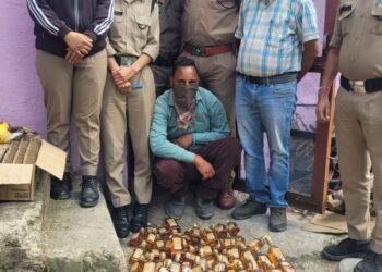 रुद्रप्रयाग…सतेराखाल में आबकारी विभाग की बड़ी कार्रवाई, भारी मात्रा में अवैध शराब बरामद
