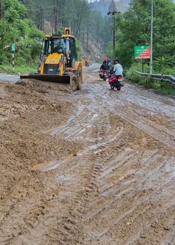 नारायणबगड़ मुख्य बाजार में राहत एवं सफाई कार्य युद्धस्तर पर जारी