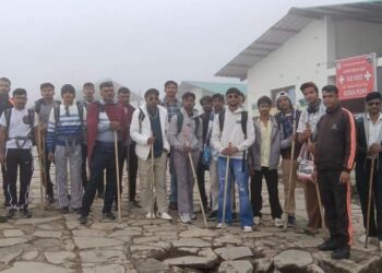 केदारनाथ यात्रा!! छौड़ी के पास पहाड़ी से भारी बोल्डर और मलबा गिरा, पैदल मार्ग पर आवाजाही रोकी गई!!
