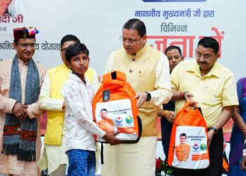 विकास गढ़ने वाले हाथों को सौगात: उत्तराखंड में निर्माण श्रमिकों के लिए बड़ी योजनाएं शुरू, मोबाइल वैन से होंगी 44 मुफ्त जांचें