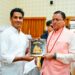 रेल परियोजना से प्रभावित ग्रामीणों की समस्याओं का हो समाधान,सीएम धामी से मिले रितांशु कंडारी, सौंपा ज्ञापन