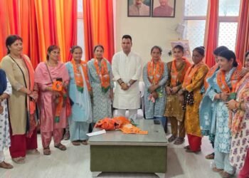 देवप्रयाग में विधायक कण्डारी ने भाजपा के किले को किया मजबूत , ग्राम नैथाणा एवं नौर-किलकिलेश्वर क्षेत्र की 26 महिलाओं ने थामा कमल