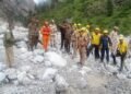 तमक नाले में लापता व्यक्ति की तलाश में जुटीं रेस्क्यू टीमें, हर संभावित स्थान खंगाला जा रहा,हर बोल्डर, हर मलबे के बीच जारी है तलाश, लापता चालक को खोजने में जुटी रेस्क्यू टीमें