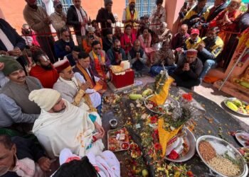 बद्रीनाथ धाम में नर-नारायण की उत्सव विग्रह डोली मां नंदा से भेंट करने पहुंची बामणी गांव , श्रद्धालुओं ने लिया आशीर्वाद