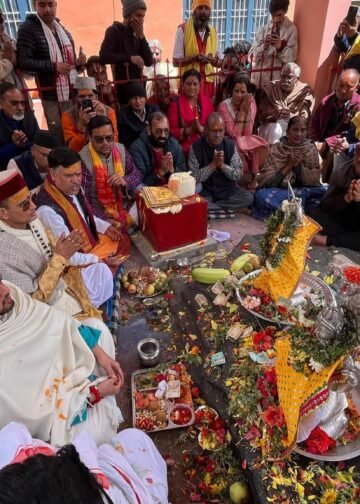 बद्रीनाथ धाम में नर-नारायण की उत्सव विग्रह डोली मां नंदा से भेंट करने पहुंची बामणी गांव , श्रद्धालुओं ने लिया आशीर्वाद