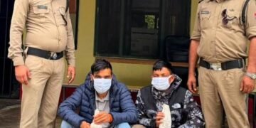 अवैध शराब की तस्करी करते दो नेपाली नागरिक गिरफ्तार,ऊखीमठ पुलिस ने 31 बोतल अवैध शराब बरामद कर आबकारी अधिनियम में दर्ज किया मुकदमा!!