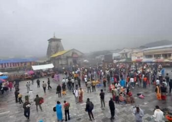 श्रावण के अंतिम सोमवार को बाबा केदार के दर्शन के लिए उमड़ा आस्था का सैलाब