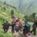 भालू के हमले से एक घायल, डंडी कंडी से पहुंचाया अस्पताल- सड़क बंद होने से घायल को अस्पताल पहुंचाने में उठानी पड़ी परेशानी